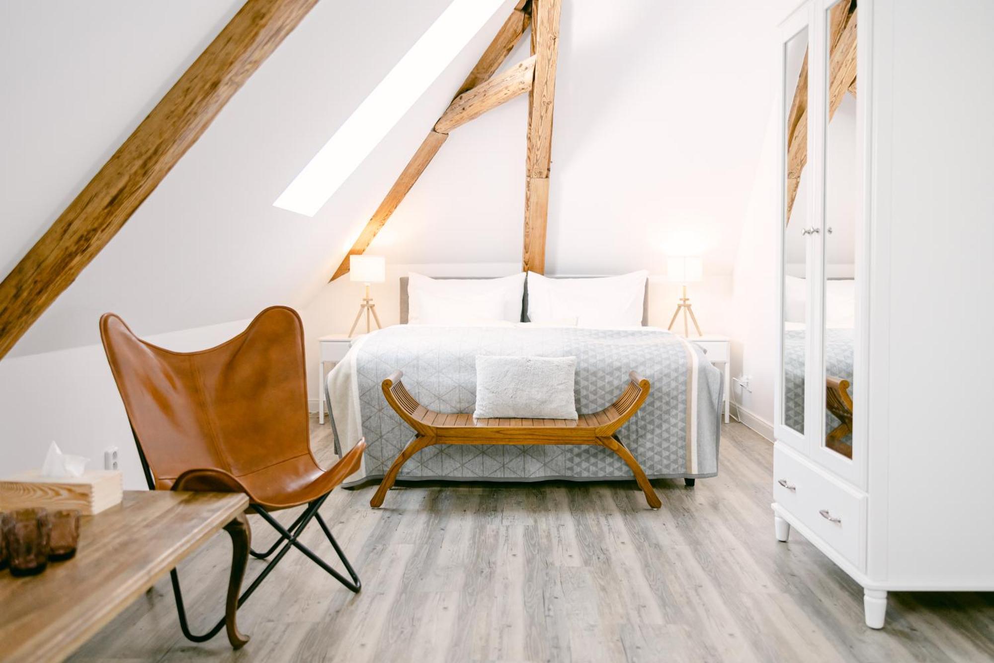 Na Kmine Hotel Obristvi ภายนอก รูปภาพ