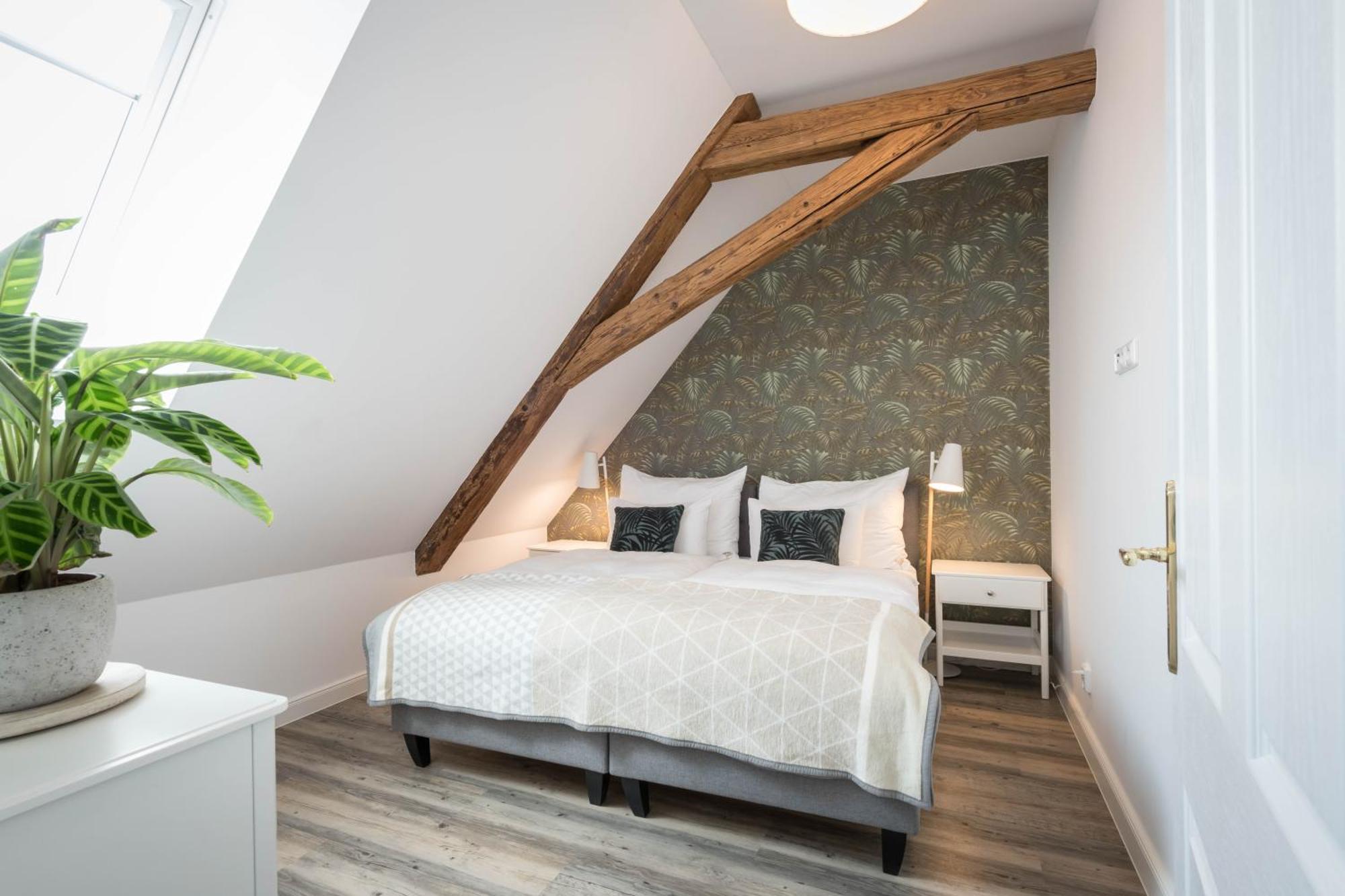 Na Kmine Hotel Obristvi ภายนอก รูปภาพ