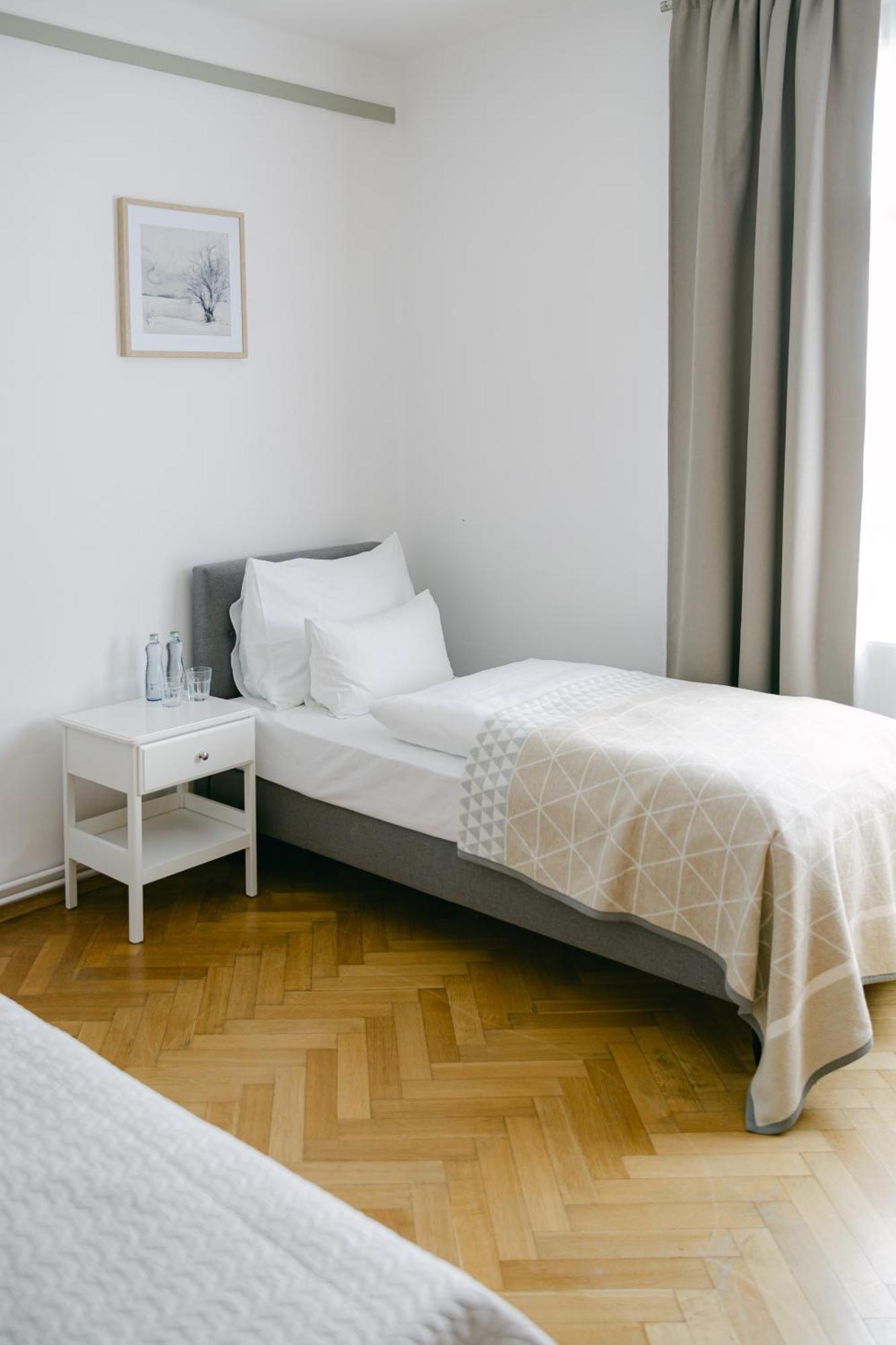 Na Kmine Hotel Obristvi ภายนอก รูปภาพ